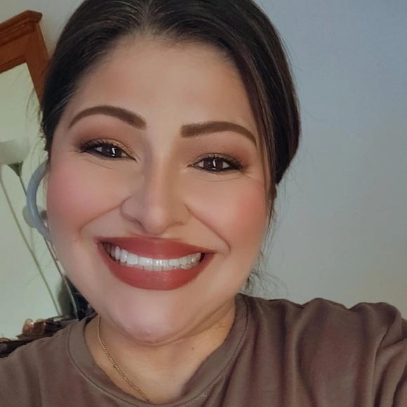 Meet your Posher, Anna - Picture 1 of 1